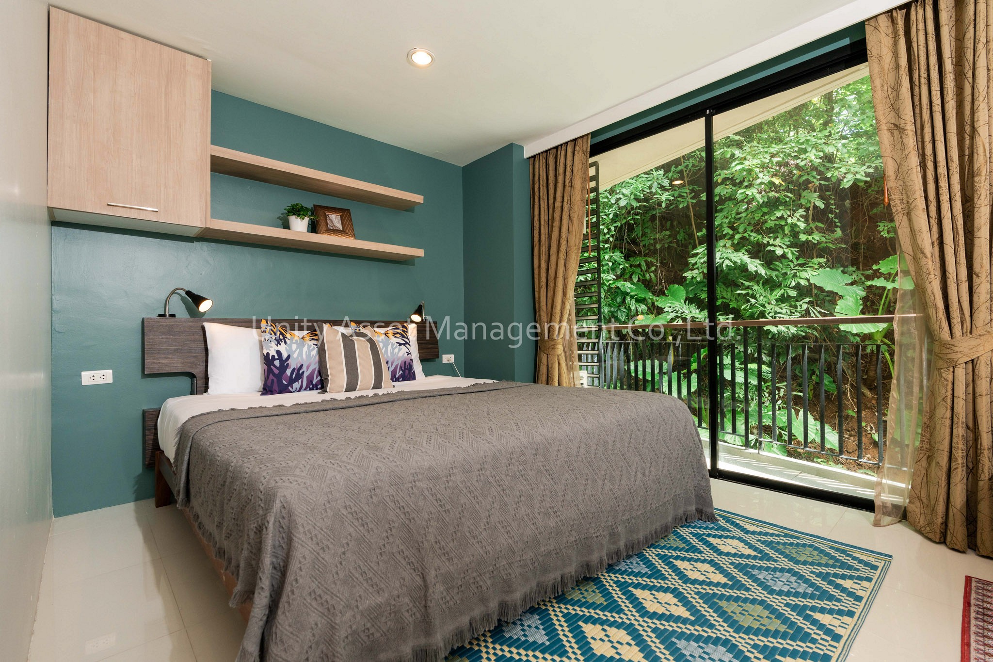 Two Bedrooms Green