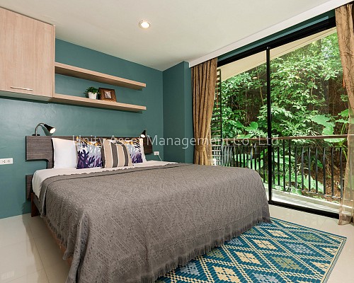 Two Bedrooms Green